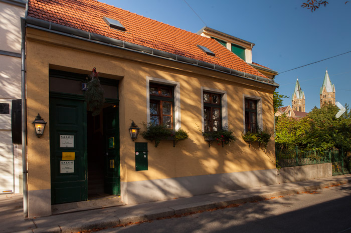 Weingut & Buschenschank Hengl-Haselbrunner